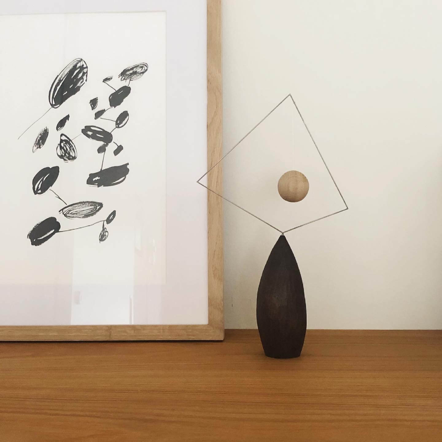 辻有希さんのスタンディングモビール | LEE