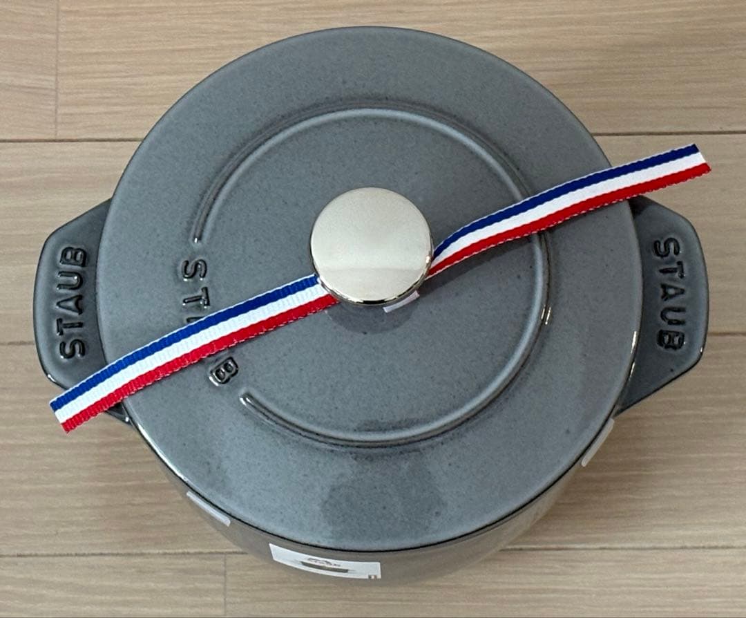 【新品未使用】 STAUB ストウブ ココット de GOHAN グレー M STAUB / ストウブ / ラ・ココット de GOHAN（ブラック、グレー